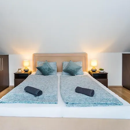 Siesta Sziget - Balaton-parti * Σίοφοκ