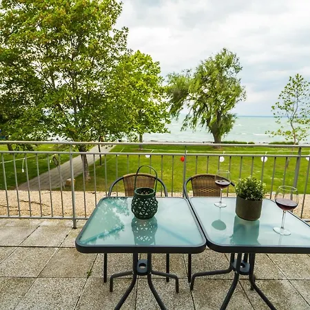 Siesta Sziget - Balaton-parti * Σίοφοκ