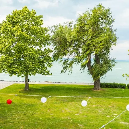 Siesta Sziget - Balaton-parti Siófok