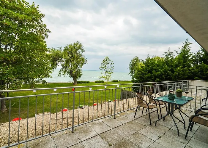 Siesta Sziget - Balaton-parti Siófok