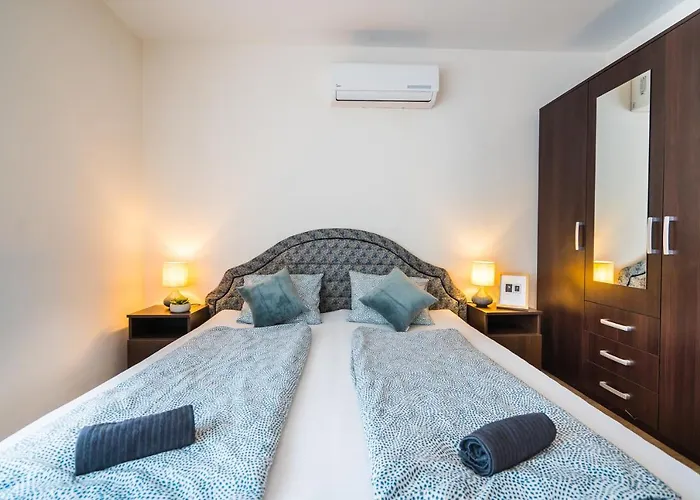 Siesta Sziget - Balaton-parti *